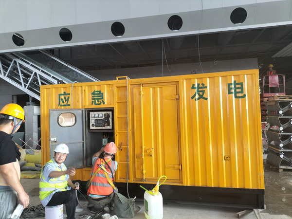 宽甸怎样判断空气滤清器是否需要更换？